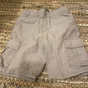 5/20🌻 Boys Children’s Place Gray Shorts